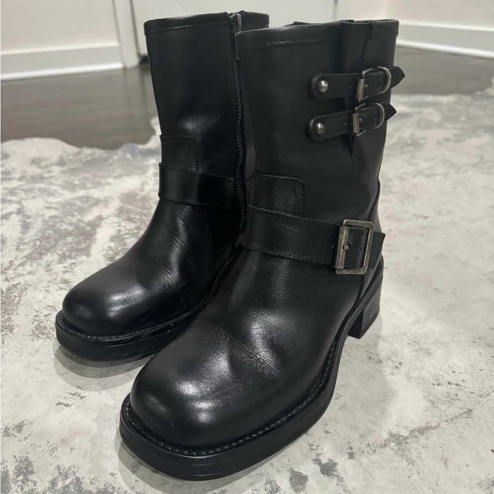 Steve Madden Black Leather Boots
